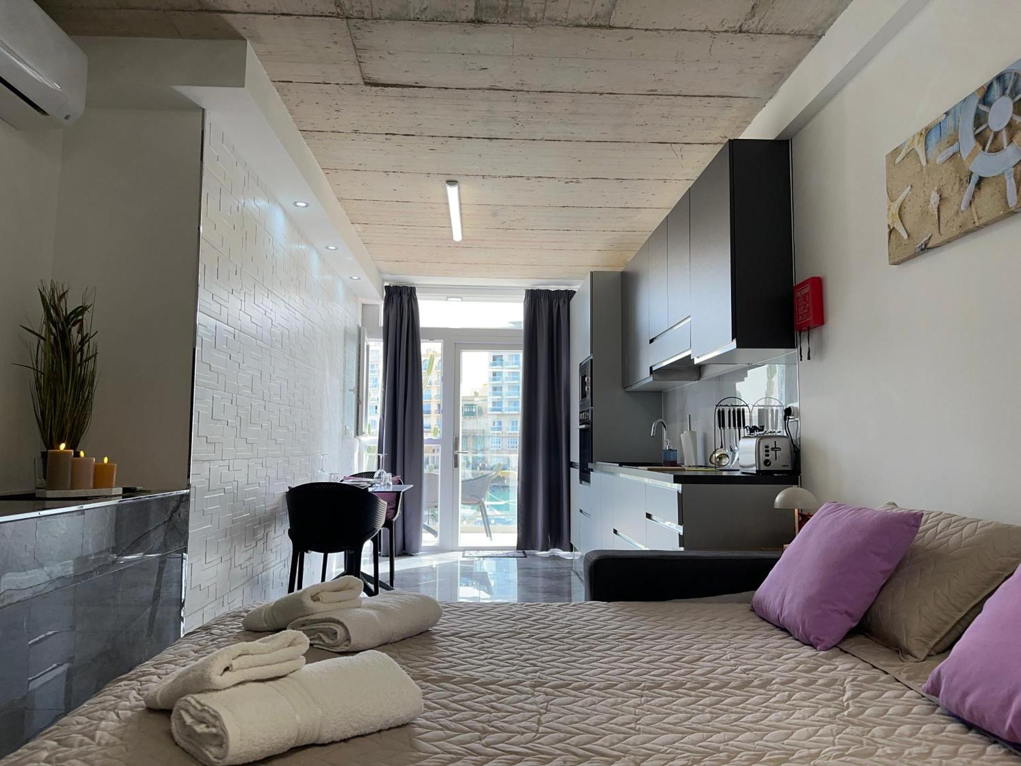 Seafront, Lovely Modern Studio. San Ġiljan Buitenkant foto